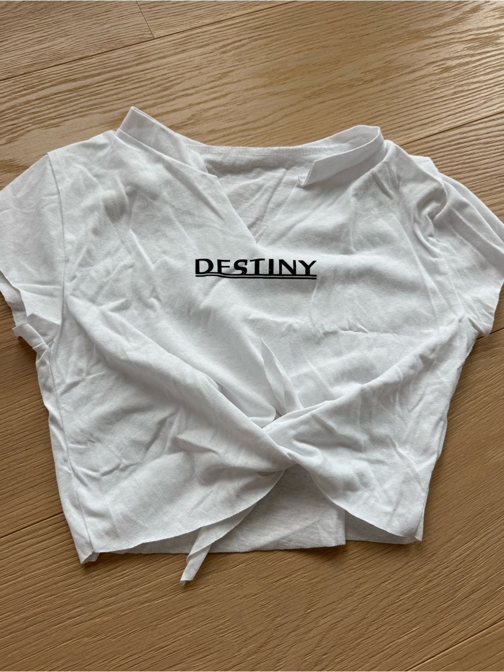White Cropped Tee Shirt - Tie in front of